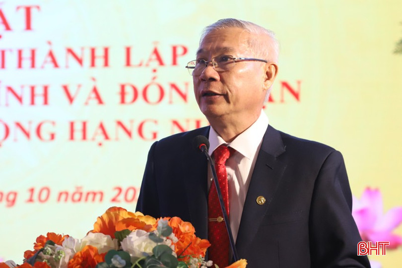 Chủ tịch Hội Khuyến học tỉnh Đoàn Đình Anh trình bày diễn văn tại buổi gặp mặt. 1-9857.jpg