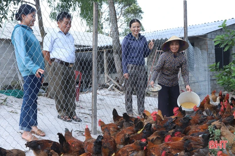 Hàng chục lượt hộ dân trong thôn đã được CLB hỗ trợ vay vốn phát triển sản xuất.