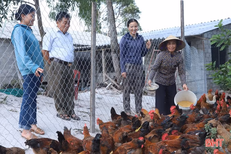 Hàng chục lượt hộ dân trong thôn đã được CLB hỗ trợ vay vốn phát triển sản xuất.