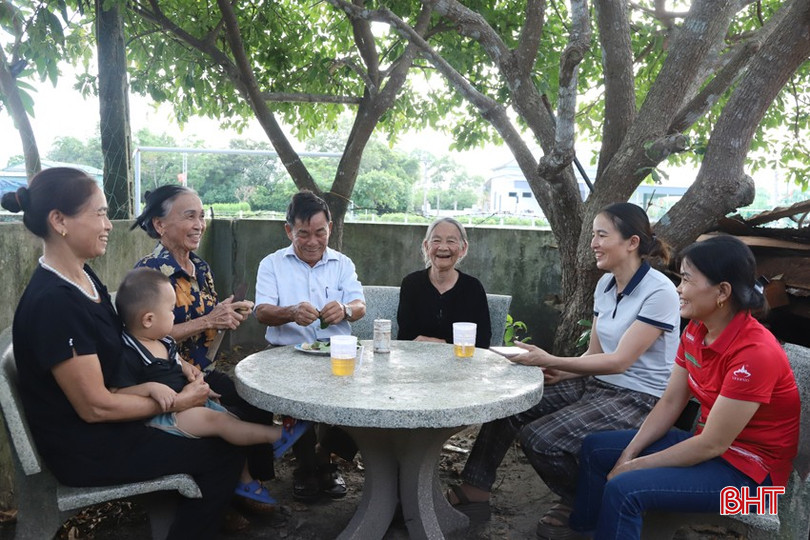 CLB Liên thế hệ tự giúp nhau thôn Liên Quý được thành lập, trở thành chỗ dựa tinh thần cho người dân, giúp gắn kết cộng đồng. bqbht_br_2.jpg