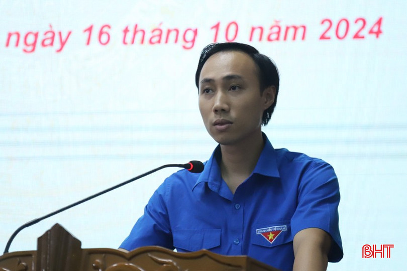 Phó Bí thư Tỉnh đoàn Từ Tuấn Phương đóng góp ý kiến về cách thức vận động đoàn viên, thanh niên thực hiện việc cưới văn minh, tiết kiệm. 9-1641.jpg