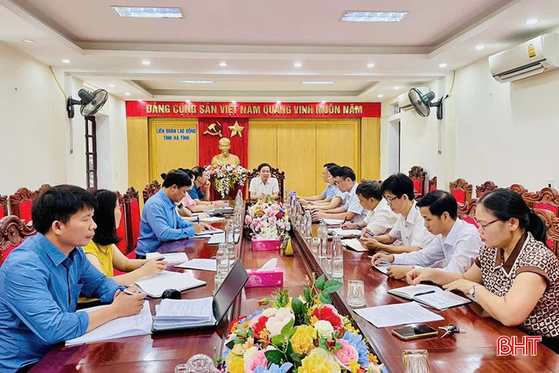 Ban Công đoàn khu kinh tế triển khai kế hoạch công tác sau khi được thành lập. bqbht_br_8.jpg