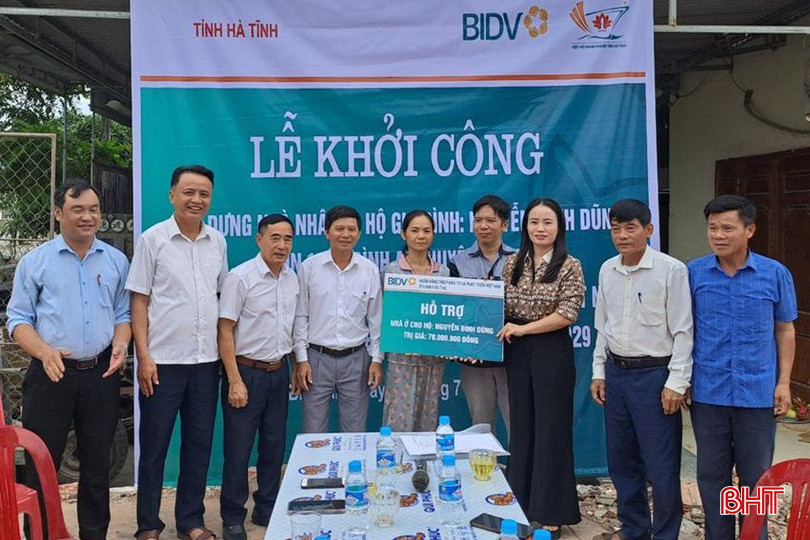 MTTQ các cấp đã phối hợp các địa phương cơ bản hoàn thành khởi công nhà ở cho người dân theo chương trình hỗ trợ của BIDV Chi nhánh Hà Tĩnh. Trong ảnh: Ủy ban MTTQ huyện Lộc Hà khởi công nhà ở cho hộ nghèo tại xã Bình An. 3.jpg