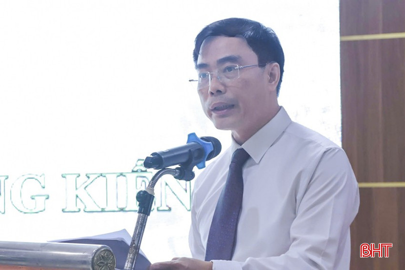 Phó Giám đốc Sở Nội vụ Mai Trường Sinh tiếp thu ý kiến của đại biểu tại buổi tọa đàm. bqbht_br_2a-9830.jpg