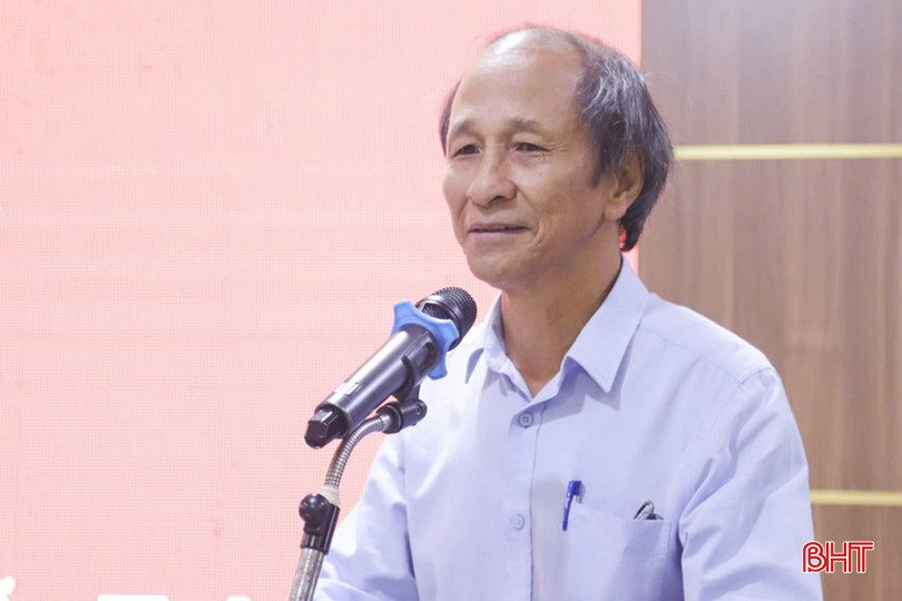 Chủ tịch Hội Khoa học lịch sử Hà Tĩnh Nguyễn Trí Sơn đóng góp tham luận về nội dung "Lịch sử Hà Tĩnh qua các danh xưng giai đoạn 939 - 1945". bqbht_br_3q.jpg