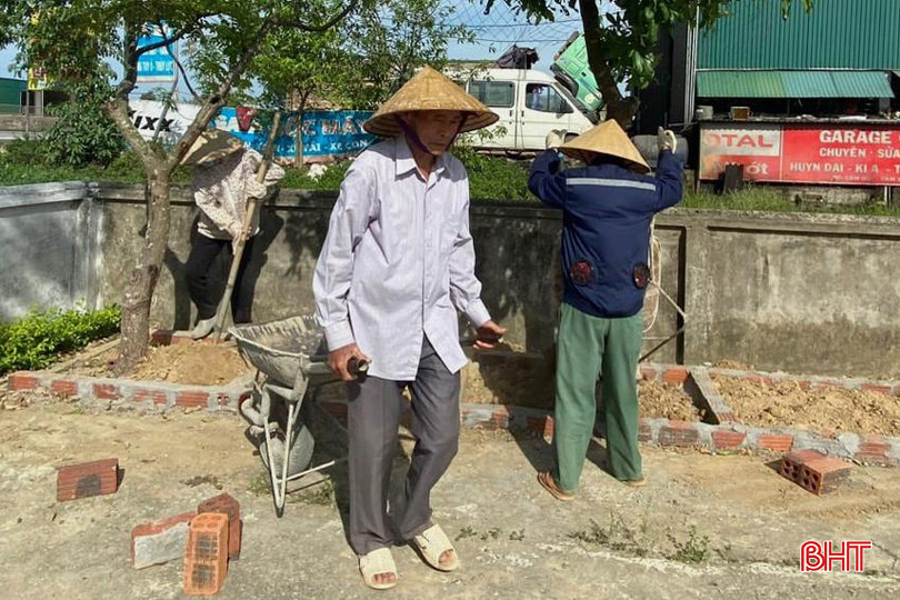 Trong dịp chào mừng đại hội MTTQ tỉnh, MTTQ huyện Cẩm Xuyên phát động sâu rộng phong trào thi đua làm nông thôn mới, đô thị văn minh đến các tầng lớp nhân dân. 3.jpg