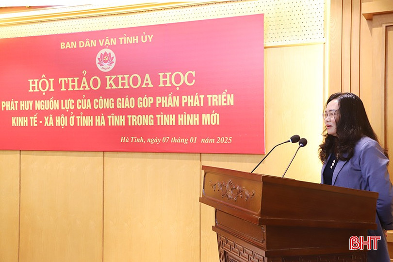 Tiến sỹ Nguyễn Thị Liên - Viện trưởng Viện Nghiên cứu chính sách tôn giáo (Ban Tôn giáo Chính phủ) khẳng định vai trò của Công giáo trên các lĩnh vực và đề xuất các giải pháp nhằm phát huy tốt nguồn lực của Công giáo trong hoạt động an sinh xã hội... bqbht_br_8.jpg