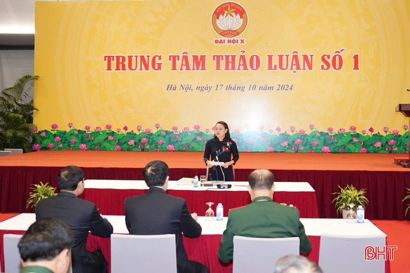 Chương trình thảo luận được tiến hành tại 5 trung tâm thảo luận của đại hội. 2-956.jpg