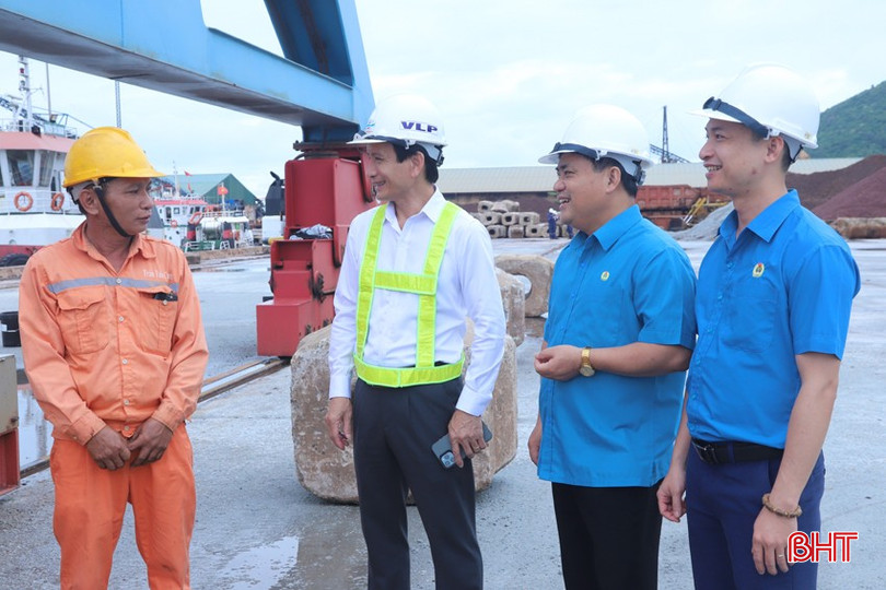 Sự đồng hành của tổ chức công đoàn là một trong những điều kiện quan trọng góp phần để Công ty CP Cảng Quốc tế Lào - Việt phát triển bền vững. 1-2816.jpg