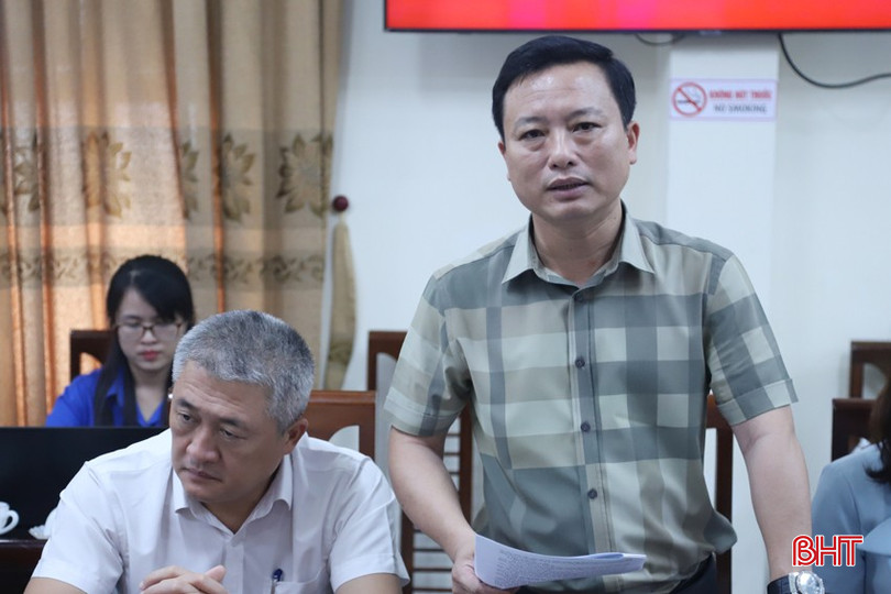 Giám đốc Sở TT&TT Đậu Tùng Lâm báo cáo về công tác tuyên truyền sự kiện. 1111-9436.jpg