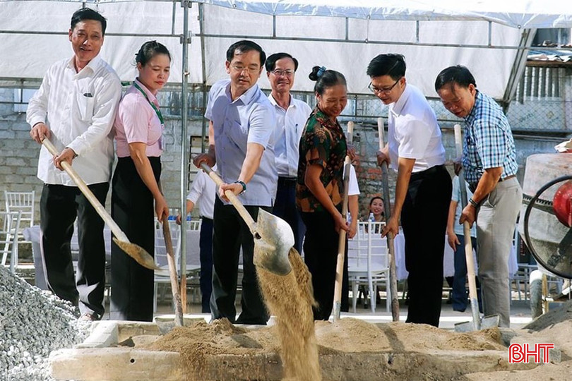 Ủy ban MTTQ thành phố Hà Tĩnh khởi công xây dựng nhà ở cho hộ nghèo trên địa bàn. 3-9730.jpg