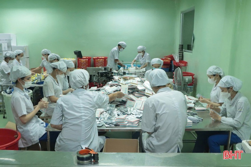 Mối quan hệ lao động hài hòa, ổn định giúp người lao động Công ty CP Dược Hà Tĩnh gắn bó lâu dài với doanh nghiệp. 111-3783.jpg
