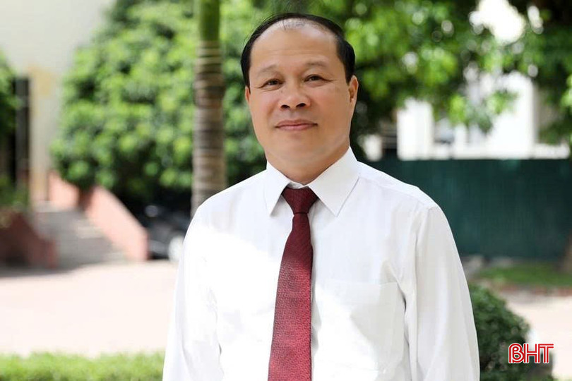 Ở vị trí công tác nào, đồng chí Nguyễn Hoài Sơn - Bí thư Đảng ủy phường Sông Trí, nguyên Bí thư Thị ủy Kỳ Anh cũng mang tâm thế nỗ lực cống hiến công sức, trí tuệ để phục vụ Nhân dân. bqbht_br_z6756417753681-af2c5706524f37f292179932dd6ea1ec.jpg