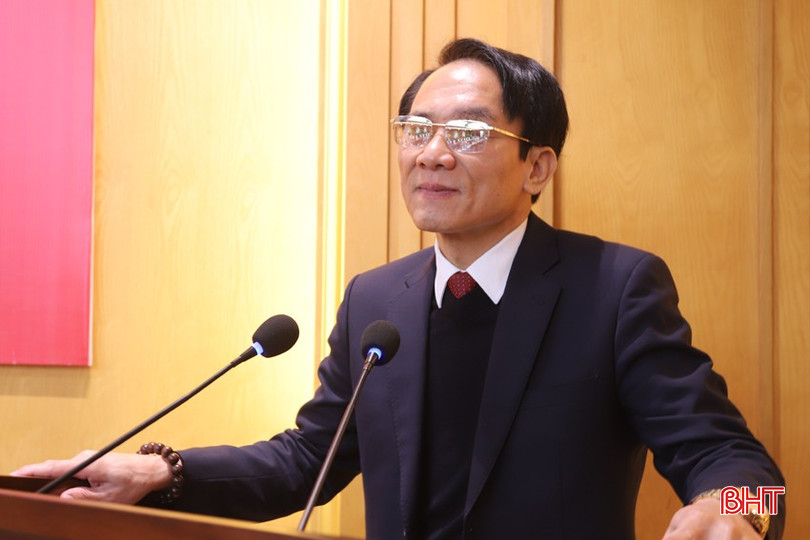 Phó Trưởng ban Dân vận Tỉnh ủy Nguyễn Hải Nam trình bày đề dẫn hội thảo. bqbht_br_2.jpg