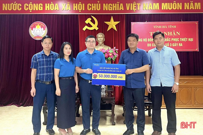 Hàng trăm cơ quan, tổ chức, cá nhân đã tích cực đóng góp ủng hộ các tỉnh phía Bắc khắc phục hậu quả cơn bão số 3. 1.jpg