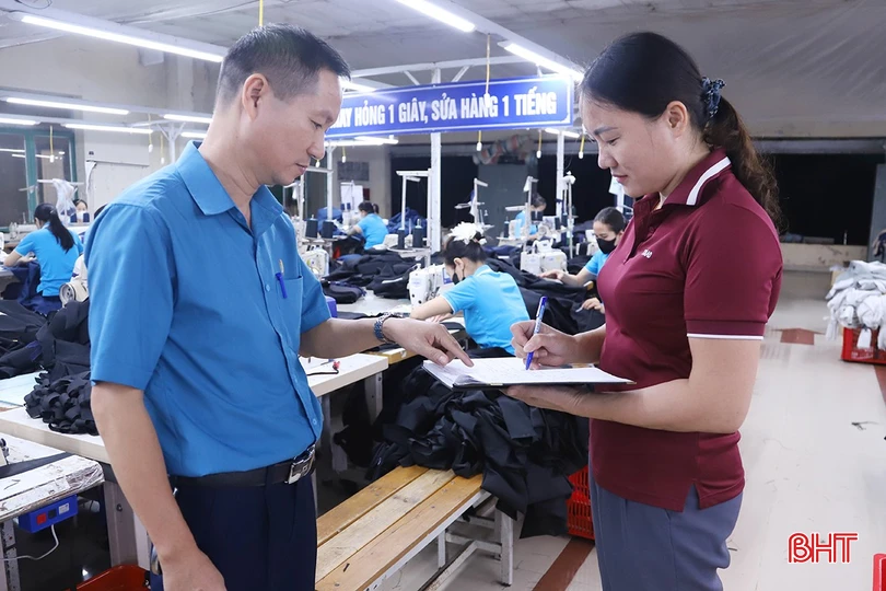 Tham gia BCH Công đoàn, chị Mai có nhiều ý kiến đóng góp, tham mưu để bảo vệ quyền lợi của đoàn viên, người lao động.