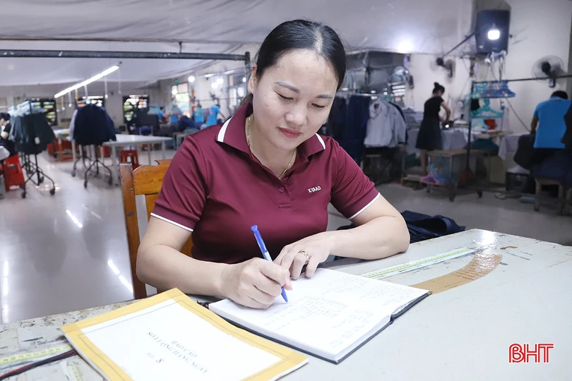 Chị Mai có nhiều sáng kiến hiệu quả trong công tác quản lý, điều hành dây chuyền sản xuất.