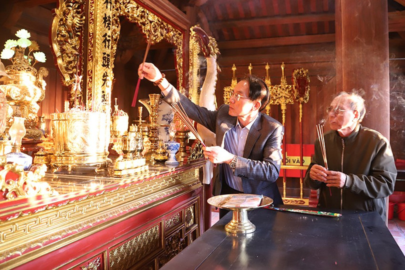 Generațiile de descendenți ai familiei își amintesc și onorează întotdeauna meritele strămoșilor lor. 1.jpg