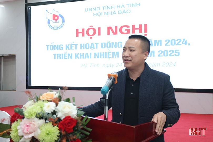 Nhà báo Minh Thùy - Chi hội Văn phòng đại diện và phóng viên thường trú đóng góp một số ý kiến nâng cao chất lượng hoạt động của các cơ quan báo chí trên địa bàn. bqbht_br_aimg-2082.jpg