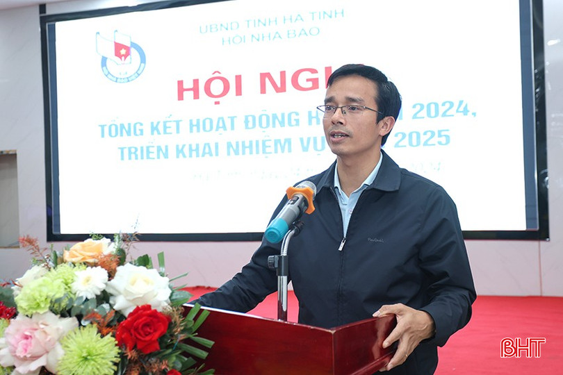 Nhà báo Nguyễn Mạnh Hà - Chi hội Báo Hà Tĩnh góp ý về phương hướng, nhiệm vụ của Hội Nhà báo tỉnh trong thời gian tới. bqbht_br_aimg-2061.jpg