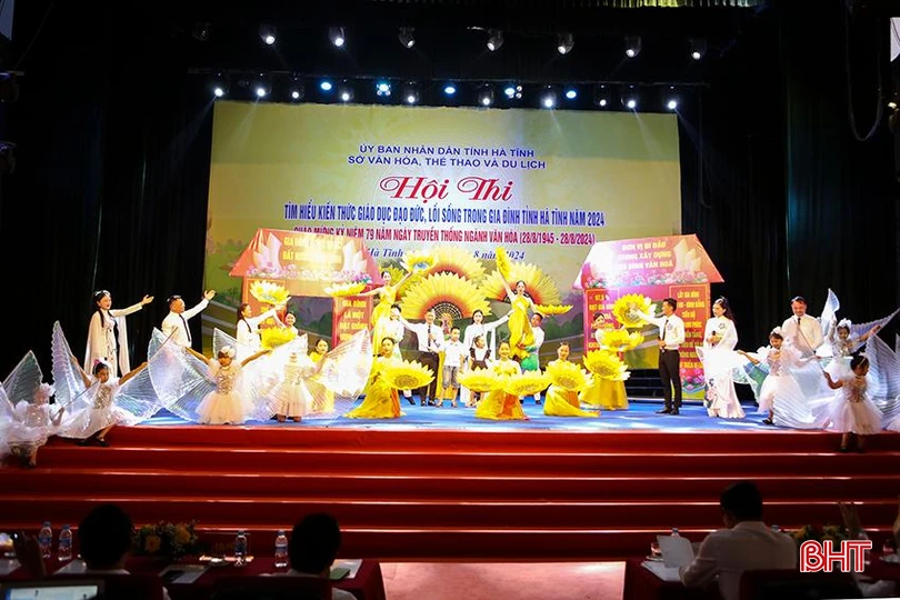 man chao hoi cua TP Ha Tinh.jpg