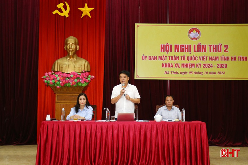 Chủ tịch Ủy ban MTTQ tỉnh Trần Nhật Tân tiếp thu ý kiến tại hội nghị và triển khai một số nhiệm vụ thời gian tới. aimg-3477-9391.jpg