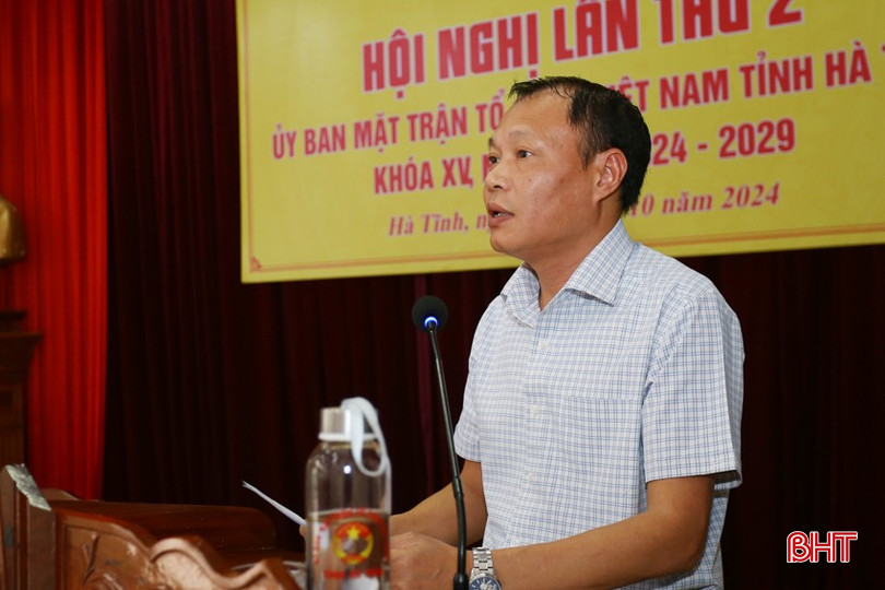 Phó Chủ tịch Thường trực Ủy ban MTTQ tỉnh Thái Ngọc Hải trình bày dự thảo Chương trình hành động thực hiện nghị quyết của Đại hội MTTQ tỉnh lần thứ XV nhiệm kỳ 2024 - 2029; dự thảo Chương trình công tác toàn khóa của Ủy ban MTTQ tỉnh Hà Tĩnh và Ban Thường trực khóa XV, nhiệm kỳ 2024 - 2029. aimg-3429-1530.jpg