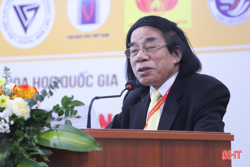 PGS.TS Biện Minh Điền - giảng viên cao cấp Trường Đại học Vinh kết luận hội thảo. PGS.TS Biện Minh Điền - giảng viên cao cấp Trường Đại học Vinh kết luận hội thảo.
