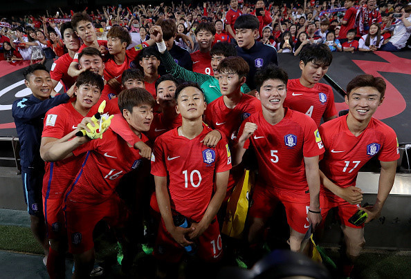 cap sao tre barca toa sang u20 han quoc day argentina den bo vuc