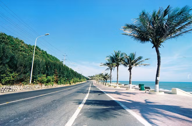 phuot tren 5 cung duong ven bien dep me ly o viet nam