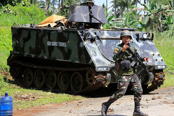hinh anh quan doi philippines doi pho voi khung bo is o marawi