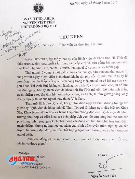 thu truong bo y te nguyen viet tien khen ngoi tap the bvdk ha tinh
