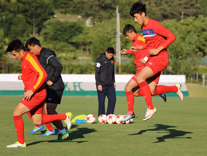 nu cuoi tro lai voi u20 viet nam truoc tran gap honduras