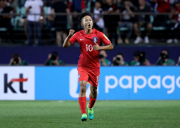 cap sao tre barca toa sang u20 han quoc day argentina den bo vuc