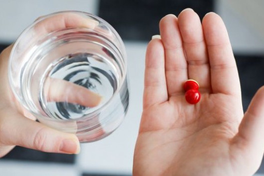 vi sao nen uong thuoc voi nhieu nuoc