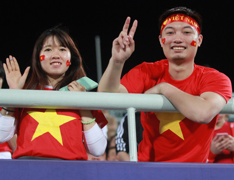 nhung bong hong viet dot chay khan dai san cheonan