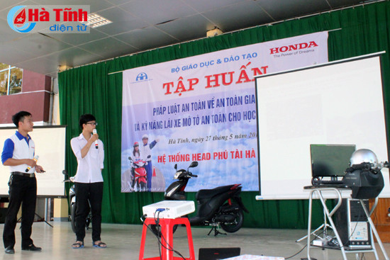 trang bi ky nang lai xe mo to an toan cho hoc sinh thpt