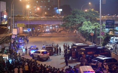 voi bach tuoc cua is dang vuon den dong nam a