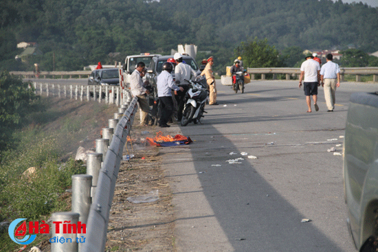 va cham xe tai cu ong di xe may tu vong tai cho