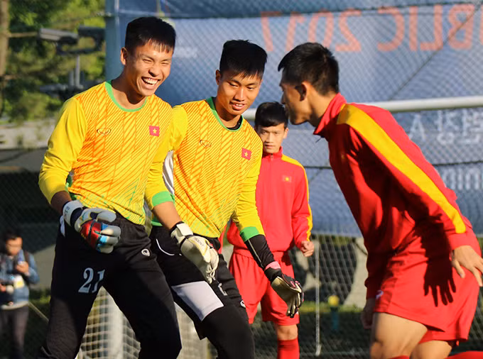 nu cuoi tro lai voi u20 viet nam truoc tran gap honduras