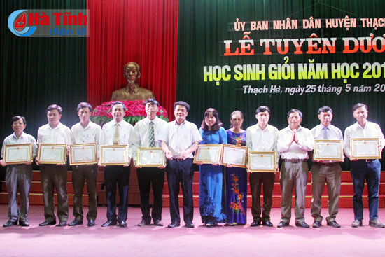 Các địa phương tuyên dương học sinh giỏi năm học 2016-2017 ảnh 5 cac dia phuong tuyen duong hoc sinh gioi nam hoc 2016 2017