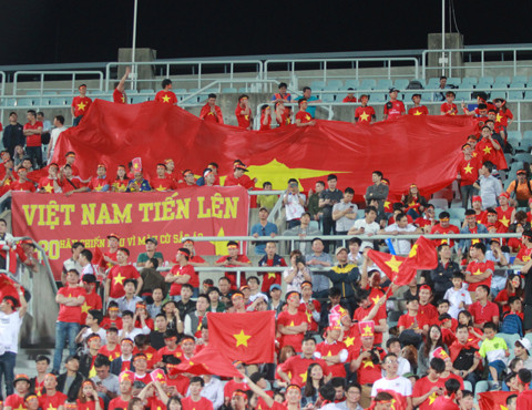 nhung bong hong viet dot chay khan dai san cheonan