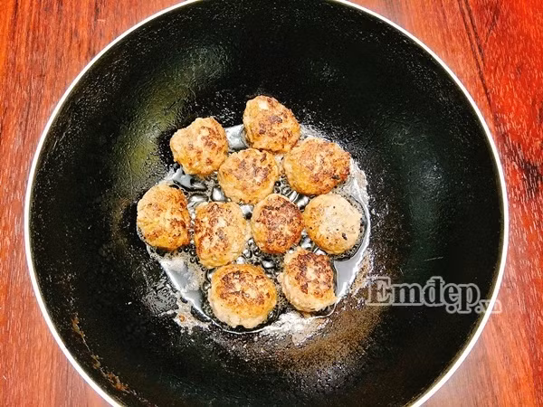 khoi day cam hung ngay mua bang mon thit vien nuong pho mai thom nuc