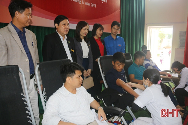 Cán bộ, đoàn viên khối cơ quan Hà Tĩnh hiến máu tình nguyện