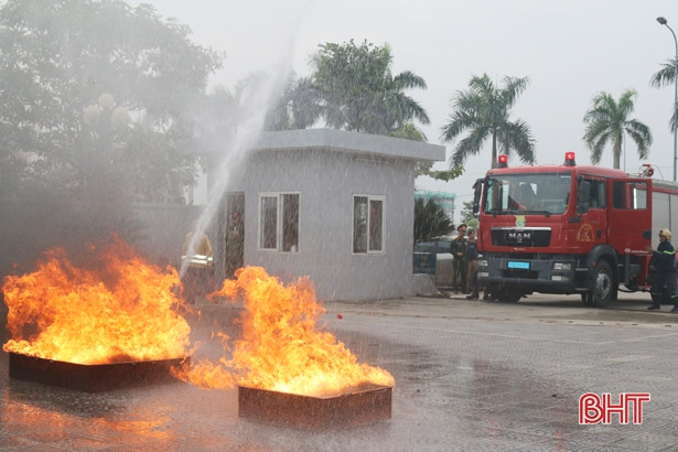 Phương án đối phó với cháy lớn tại tòa nhà 9 tầng Viettel Hà Tĩnh
