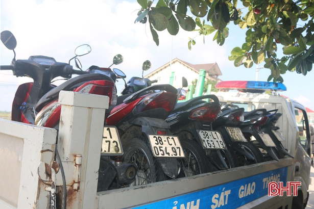 Một buổi, xử phạt 30 học sinh Lộc Hà vi phạm luật giao thông