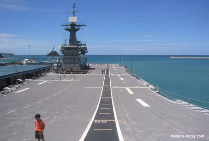 Tàu sân bay duy nhất của Đông Nam Á mạnh cỡ nào?