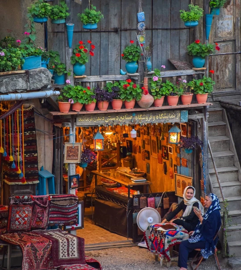 Kỳ lạ ngôi làng không mái ngói