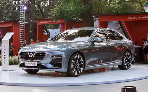 Lux A.20 tại công viên thống nhất. VinFast ra mắt 3 mẫu xe ô tô tại Việt Nam