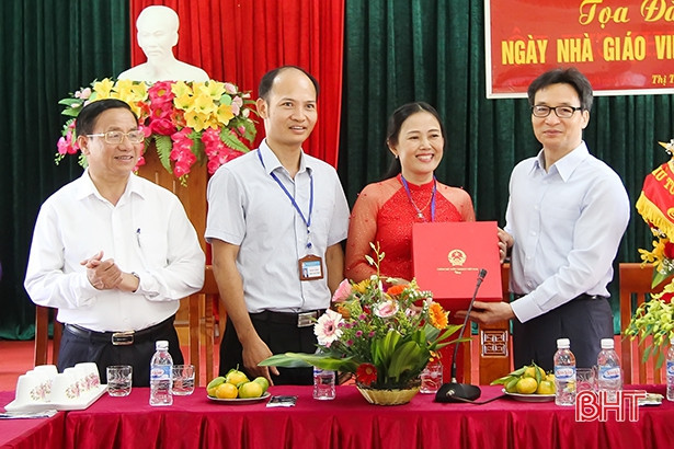 Phó Thủ tướng Chính phủ Vũ Đức Đam thăm, làm việc tại Hà Tĩnh